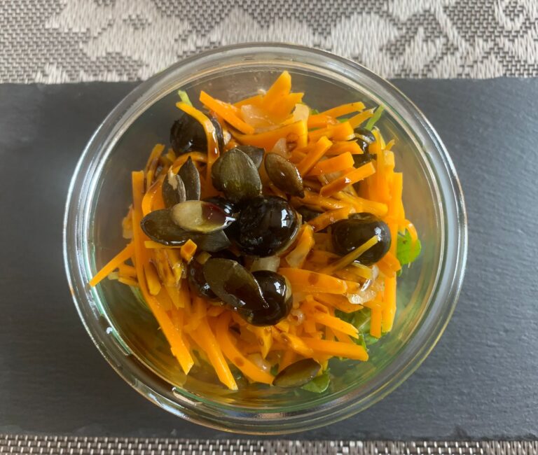 Butternuss-Kürbissalat mit Blaubeeren