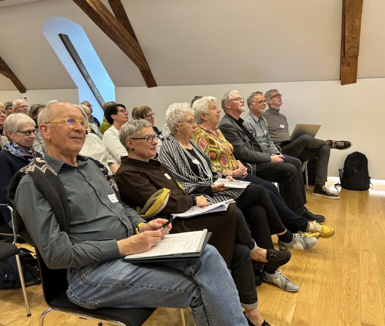 In der ersten Reihe ist der Vorstand (v.l.n.r.): Urs Koch